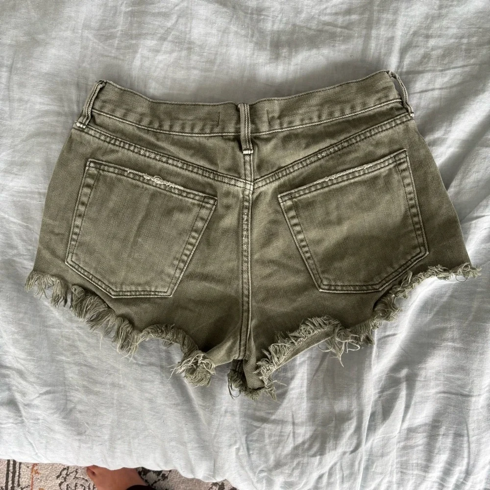 FREE PEOPLE CUTOFF JEAN SHORTS - Picture 2 of 3